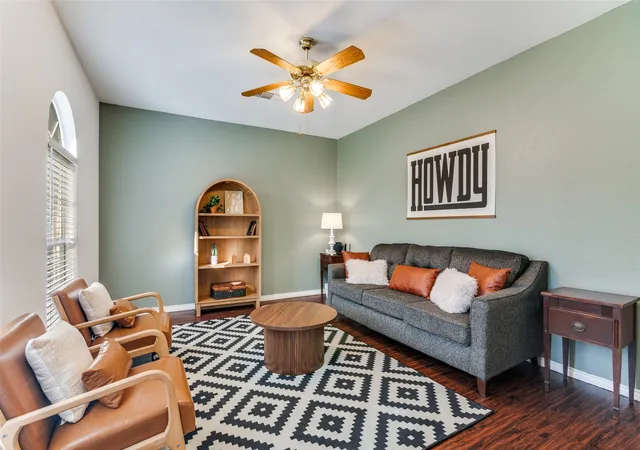 Photo 4 of Single family home for sale at 6814 Silver Lake Dr, Rowlett, TX 75089 | MLS# 21335550 | Listing updated on 2026-10-07