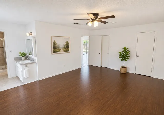 Photo 3 of Single family home for sale at 5410 Kings Manor Dr, Lake Dallas, TX 75065 | MLS# 21335568 | Listing updated on 2026-09-10