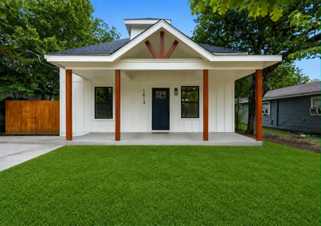 Photo 2 of Sale Pending at 1413 N Wilhite St, Cleburne, TX 76031 | MLS# 21334810 | Listing updated on 2026-09-08