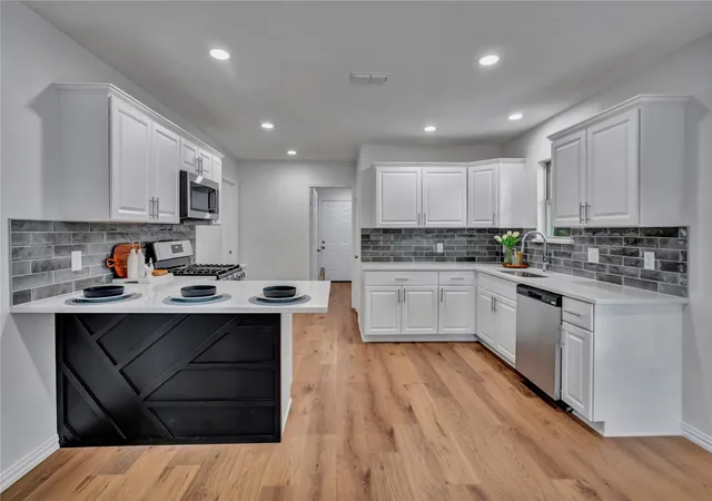 Photo 4 of Single family home for sale at 1220 Bessie St, Fort Worth, TX 76104 | MLS# 21335656 | Listing updated on 2026-09-13