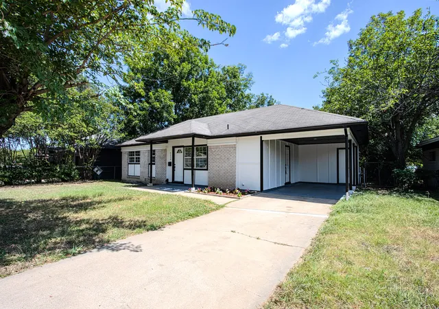 Photo 3 of Single family home for sale at 4608 Reed St, Fort Worth, TX 76119 | MLS# 21335012 | Listing updated on 2026-09-14