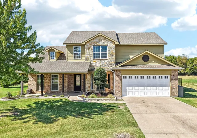 Photo 2 of Single family home for sale at 395 Pecan Ct, Nevada, TX 75173 | MLS# 21327855 | Listing updated on 2026-09-15