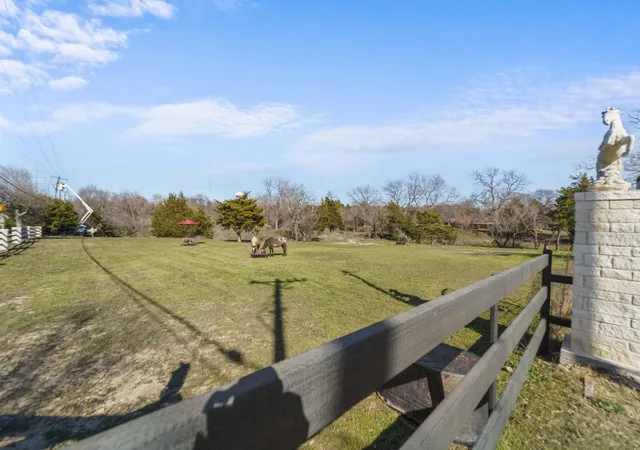 Photo 3 of Single family home for sale at 1006 S Clark Rd, Cedar Hill, TX 75104 | MLS# 21335738 | Listing updated on 2026-09-13