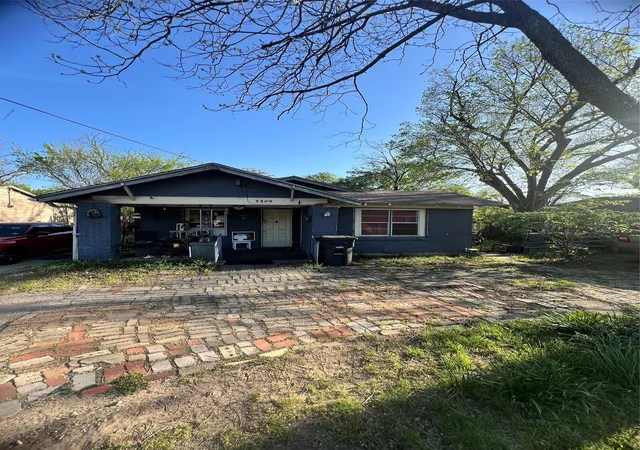 Photo 2 of Single family home for sale at 3208 Knox St, Fort Worth, TX 76119 | MLS# 21335793 | Listing updated on 2026-09-11