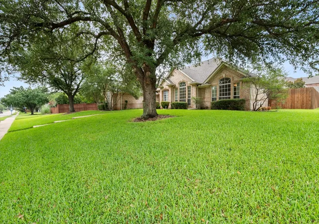 Photo 3 of Single family home for sale at 8904 Thornway Dr, North Richland Hills, TX 76182 | MLS# 21335704 | Listing updated on 2026-09-10