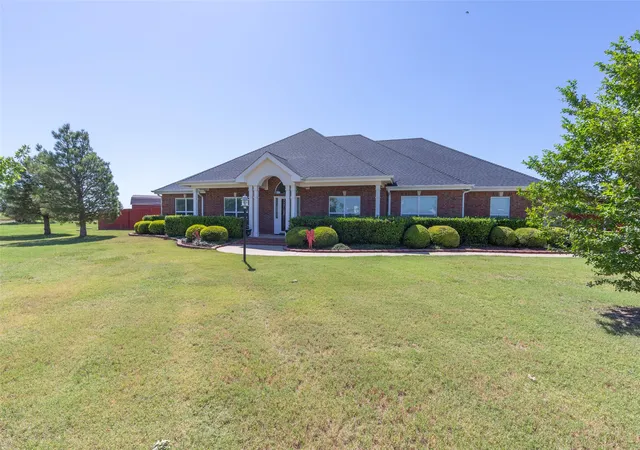 Photo 3 of Sale Pending at 101 Apple Blossom Dr, Abilene, TX 79602 | MLS# 21323770 | Listing updated on 2026-09-09