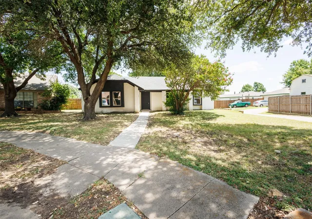Photo 1 of Single family home for sale at 2437 Trenton Cir, Mesquite, TX 75150 | MLS# 21318116 | Listing updated on 2026-09-14
