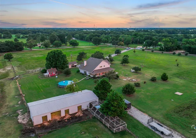 Photo 2 of Single family home for sale at 1880 County Road 2610, Bonham, TX 75418 | MLS# 21336163 | Listing updated on 2026-08-02