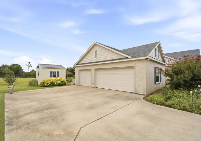 Photo 3 of Sale Pending at 131 Whispering Winds Dr, Gunter, TX 75058 | MLS# 21330846 | Listing updated on 2026-09-29