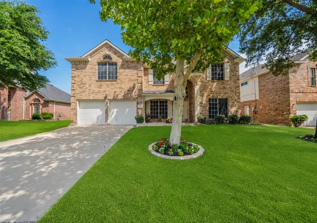 Photo 2 of Single family home for sale at 307 Dover Heights Trl, Mansfield, TX 76063 | MLS# 21331596 | Listing updated on 2026-07-31