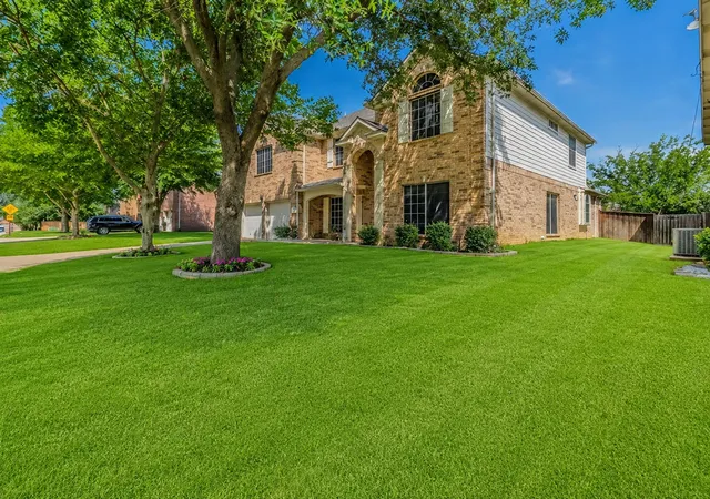 Photo 3 of Single family home for sale at 307 Dover Heights Trl, Mansfield, TX 76063 | MLS# 21331596 | Listing updated on 2026-07-31