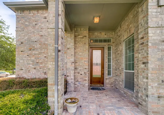 Photo 2 of Single family home for sale at 4816 Belladonna Dr, Fort Worth, TX 76123 | MLS# 21335549 | Listing updated on 2026-09-14