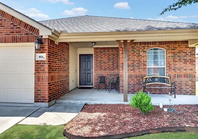 Photo 2 of Single family home for sale at 804 Bur Oak Dr, Burleson, TX 76028 | MLS# 21336025 | Listing updated on 2026-08-02