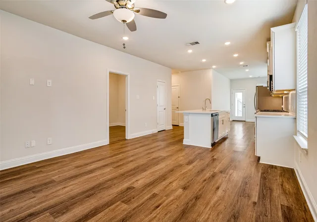 Photo 4 of Single family home for sale at 10950 Downy Cup Dr, Frisco, TX 75035 | MLS# 21336261 | Listing updated on 2026-09-09