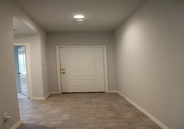 Photo 2 of Single family home for sale at 708 Spaulding St, Justin, TX 76247 | MLS# 21335854 | Listing updated on 2026-09-10