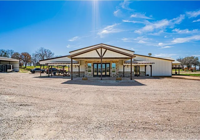 Photo 2 of Mansion for sale at 8900 Nix Rd, Tolar, TX 76476 | MLS# 21335113 | Listing updated on 2026-09-14