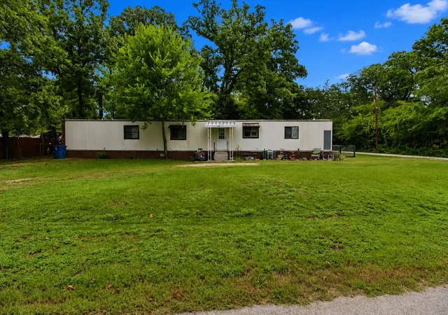 Photo 1 of Sale Pending at 921 Crown Dr, Tool, TX 75143 | MLS# 21335999 | Listing updated on 2026-09-21
