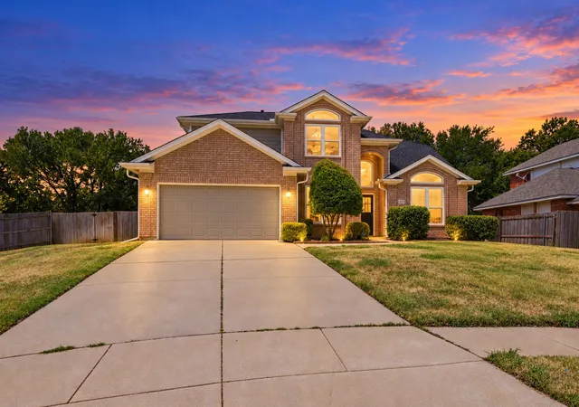 Photo 1 of Single family home for sale at 901 Tennison Dr, Euless, TX 76039 | MLS# 21336314 | Listing updated on 2026-09-10