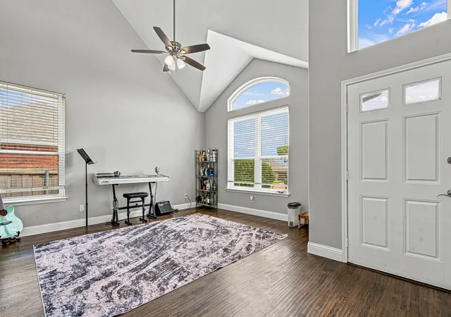 Photo 2 of Single family home for sale at 901 Tennison Dr, Euless, TX 76039 | MLS# 21336314 | Listing updated on 2026-09-10