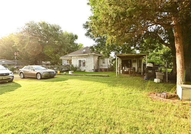 Photo 2 of Single family home for sale at 3815 7th St, Greenville, TX 75401 | MLS# 21336345 | Listing updated on 2026-09-09