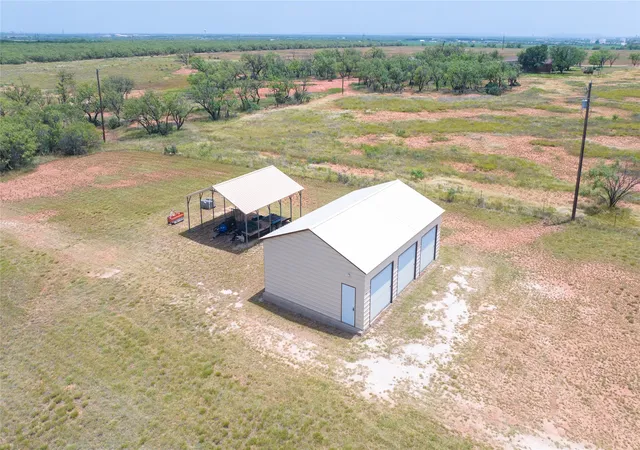 Photo 3 of Sale Pending at 2801 Spinks Rd, Abilene, TX 79603 | MLS# 21336250 | Listing updated on 2026-09-15