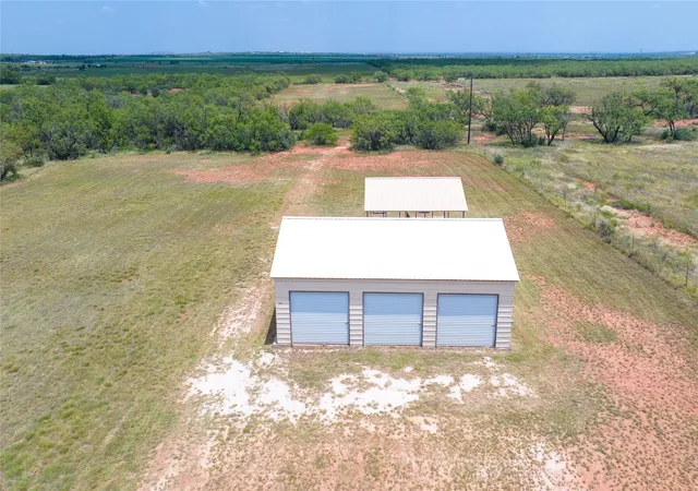 Photo 3 of Sale Pending at 2801 Spinks Rd, Abilene, TX 79603 | MLS# 21336250 | Listing updated on 2026-09-15