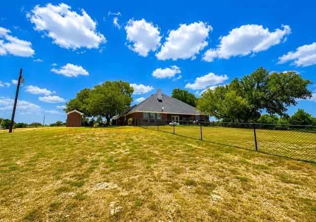 Photo 3 of Single family home for sale at 148 County Road 2627, Decatur, TX 76234 | MLS# 21336062 | Listing updated on 2026-09-14