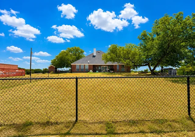 Photo 4 of Single family home for sale at 148 County Road 2627, Decatur, TX 76234 | MLS# 21336062 | Listing updated on 2026-09-14