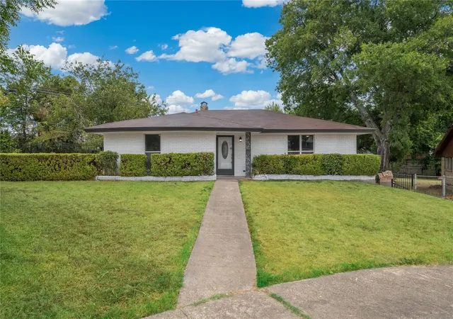 Photo 2 of Single family home for sale at 3707 Kimball Ridge Ct, Dallas, TX 75233 | MLS# 21336169 | Listing updated on 2026-09-09