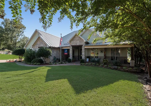 Photo 4 of Single family home for sale at 24060 Red Azalea, Lindale, TX 75771 | MLS# 21335577 | Listing updated on 2026-10-07