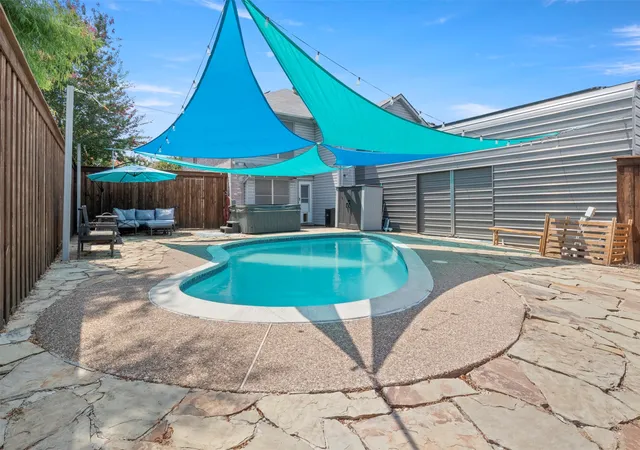 Photo 1 of Single family home for sale at 1428 Creekview Dr, Lewisville, TX 75067 | MLS# 21334283 | Listing updated on 2026-09-14