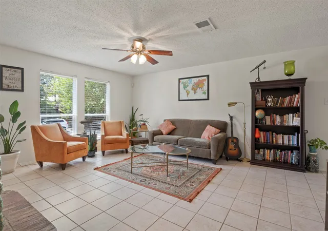 Photo 4 of Single family home for sale at 1428 Creekview Dr, Lewisville, TX 75067 | MLS# 21334283 | Listing updated on 2026-09-14