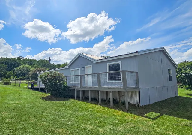 Photo 2 of Manufactured home for sale at 372 Meadow Pond Ct, Runaway Bay, TX 76426 | MLS# 21336500 | Listing updated on 2026-09-14