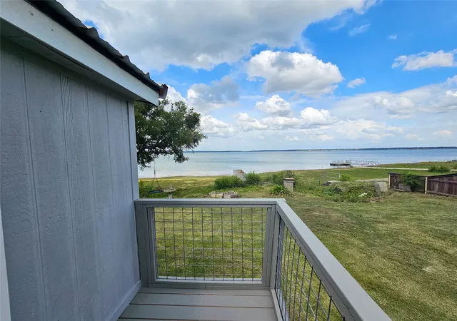 Photo 3 of Manufactured home for sale at 372 Meadow Pond Ct, Runaway Bay, TX 76426 | MLS# 21336500 | Listing updated on 2026-09-28