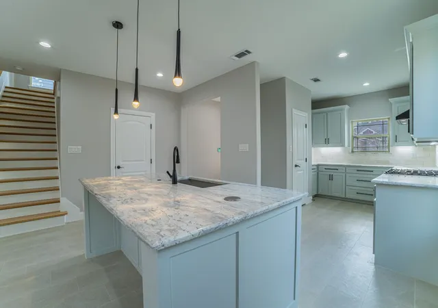 Photo 4 of Sale Pending at 8319 Deep Green Dr, Dallas, TX 75249 | MLS# 21336505 | Listing updated on 2026-10-01