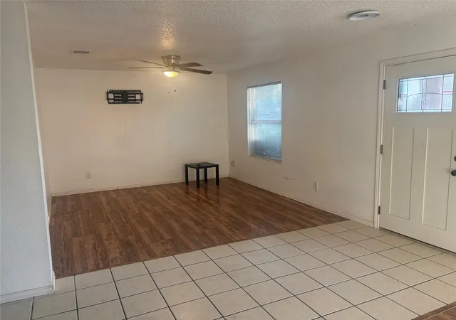 Photo 3 of Sale Pending at 1229 Longleaf Dr, Cedar Hill, TX 75104 | MLS# 21336575 | Listing updated on 2026-09-16