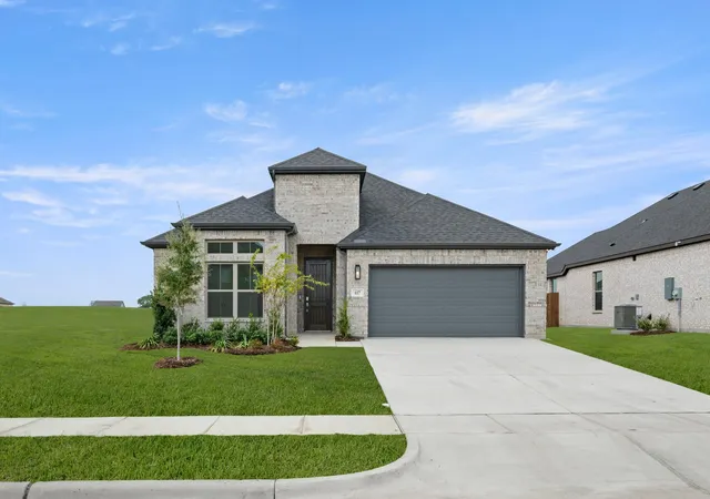 Photo 1 of Single family home for sale at 117 Trinity St, Grandview, TX 76050 | MLS# 21336474 | Listing updated on 2026-09-11