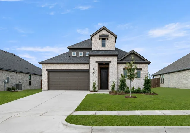 Single family home for sale at 121 Trinity St, Grandview, TX 76050 | MLS# 21336482
