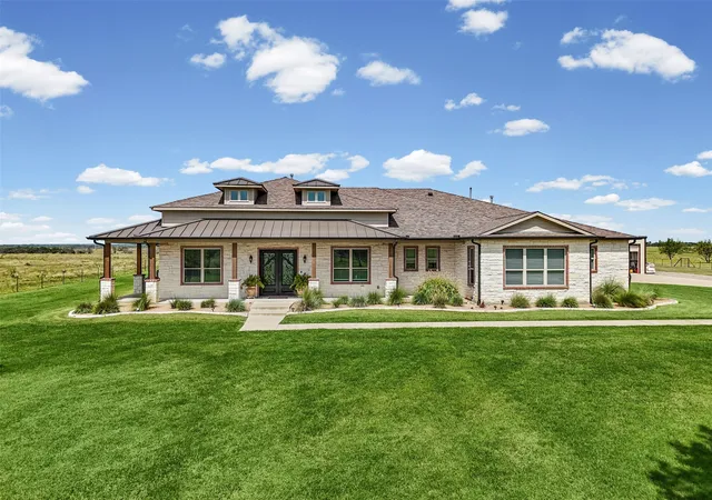 Photo 2 of Single family home for sale at 511 Alsdorf Rd, Ennis, TX 75119 | MLS# 21335662 | Listing updated on 2026-09-13