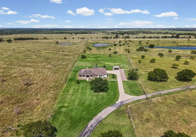 Photo 3 of Single family home for sale at 511 Alsdorf Rd, Ennis, TX 75119 | MLS# 21335662 | Listing updated on 2026-09-13
