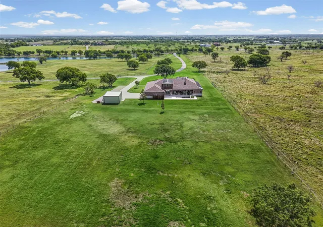 Photo 3 of Single family home for sale at 511 Alsdorf Rd, Ennis, TX 75119 | MLS# 21335662 | Listing updated on 2026-09-13
