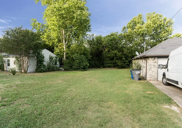 Photo 1 of Land for sale at 600 N Elm St, Lancaster, TX 75146 | MLS# 21334871 | Listing updated on 2026-09-11
