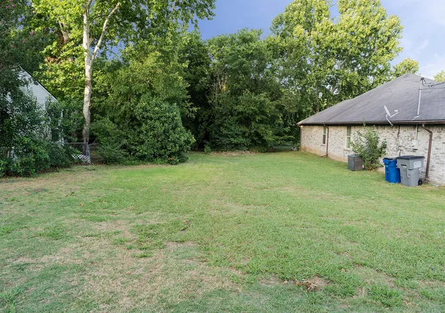 Photo 2 of Land for sale at 600 N Elm St, Lancaster, TX 75146 | MLS# 21334871 | Listing updated on 2026-09-11