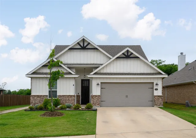 Photo 2 of Single family home for sale at 300 Bronco Dr, Pilot Point, TX 76258 | MLS# 21296200 | Listing updated on 2026-09-10