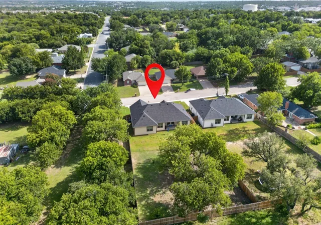 Photo 2 of Single family home for sale at 821 E 2nd St, Weatherford, TX 76086 | MLS# 21334556 | Listing updated on 2026-09-11