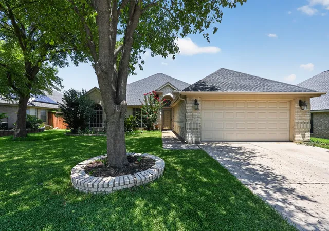Photo 2 of Single family home for sale at 508 Kempson Ct, Saginaw, TX 76179 | MLS# 21335756 | Listing updated on 2026-09-10