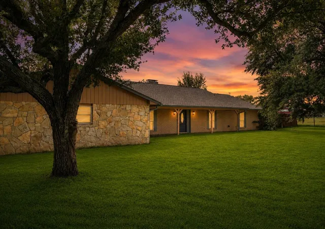 Photo 2 of Single family home for sale at 441 Briar Gln, Rockwall, TX 75032 | MLS# 21318581 | Listing updated on 2026-09-12