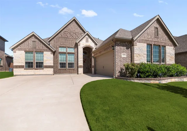Photo 1 of Single family home for sale at 1215 Alderwood Dr, Justin, TX 76247 | MLS# 21335932 | Listing updated on 2026-09-28
