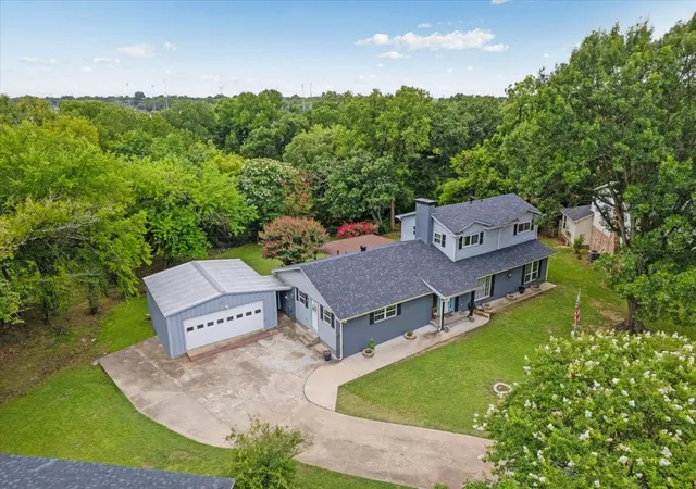 Photo 2 of Single family home for sale at 2209 Ridgewood Dr, Sherman, TX 75092 | MLS# 21336680 | Listing updated on 2026-10-05