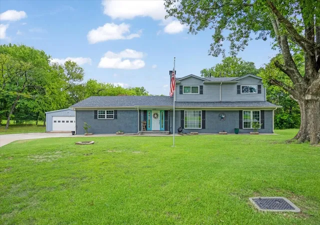 Photo 3 of Single family home for sale at 2209 Ridgewood Dr, Sherman, TX 75092 | MLS# 21336680 | Listing updated on 2026-10-05